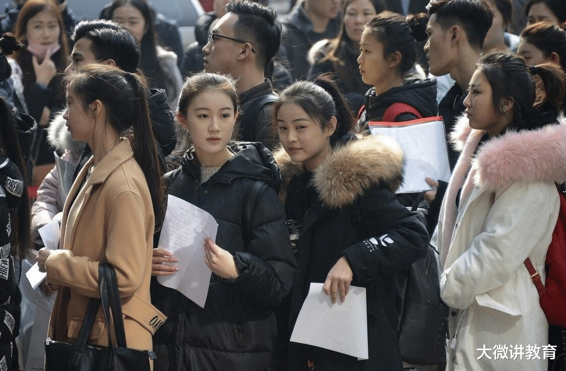 大学生|面对校招还是社招，毕业生该如何选择？两个选择未来大有不同