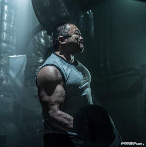 减脂|韩国最美体育老师将要嫁人，竟是韩国最强大叔，好身材这样养成