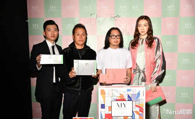 熊黛林|熊黛林一家四口为父庆生，穿蝴蝶结裙颜值最高，双胞胎女儿大小眼明显