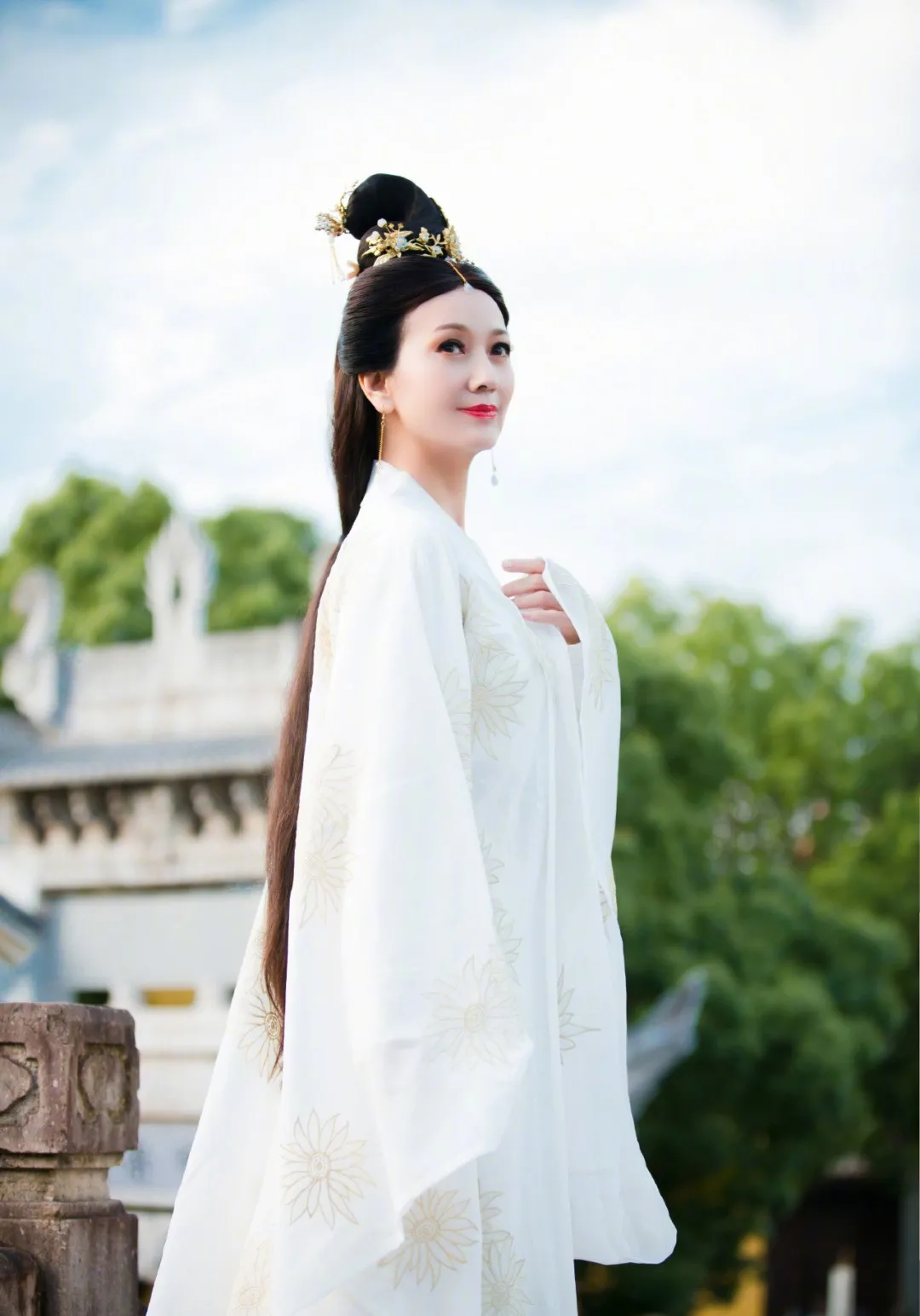 艾小羊|艾小羊:P图造假扮嫩!67岁做顶流,姐姐真敢!