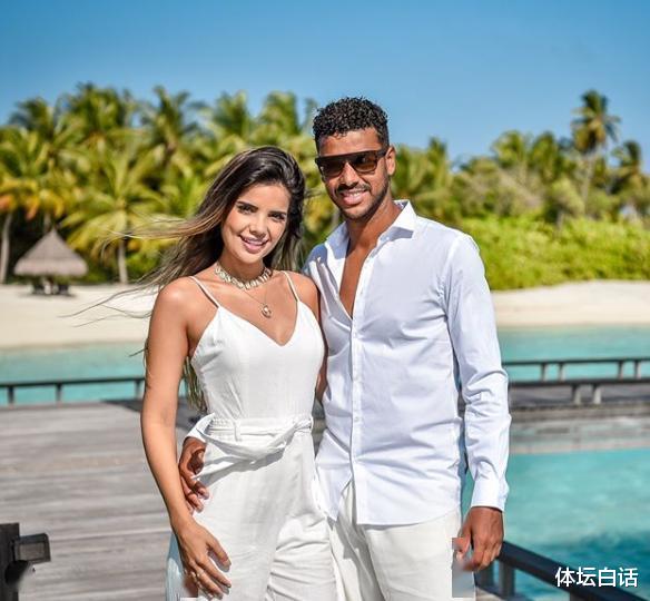 阿兰|国足阿兰首秀惊艳,拍打胸前红旗强调“中国心”,娇妻是环球小姐