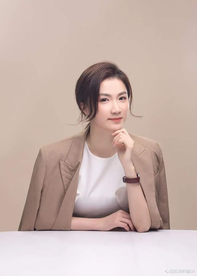 南昌|南昌的“灵魂摆渡人”:我看到了985、211毕业生的压力和艺人的容貌焦虑