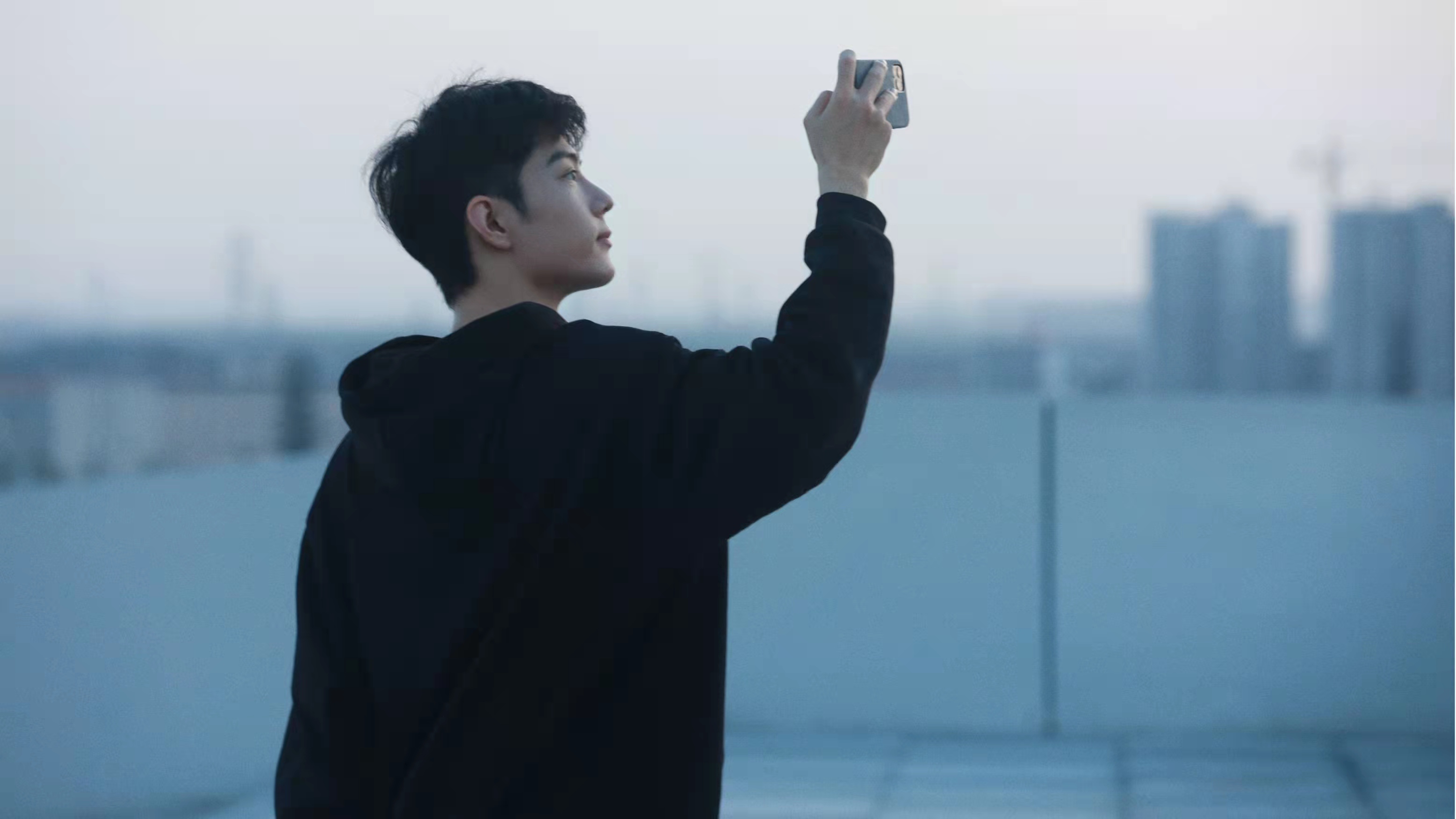 肖战|一年收获28个代言，肖战全新形象很亮眼，新剧《王牌部队》或将提前上线