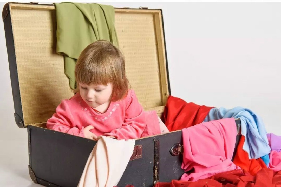 开心果妈妈育儿间|家庭月入4千却敢富养孩子，“精致穷”式育儿，反倒令外人看不起