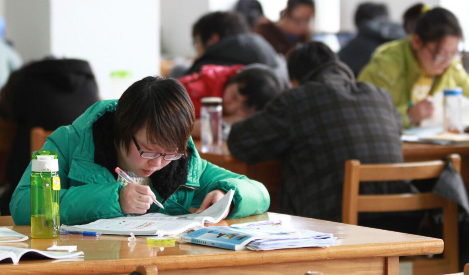 大学生|大学也有“潜规则”，辅导员不会明说，等到毕业才后知后觉就?晚了?