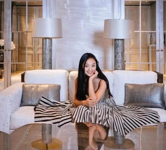 李连杰|李连杰长女李思：受父母婚姻影响，33岁仍未婚，却比妹妹美上百倍