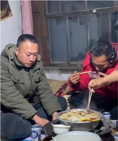 人民日报|一夜成名的张同学是谁？短时间获得千万粉丝，连人民日报都夸赞他