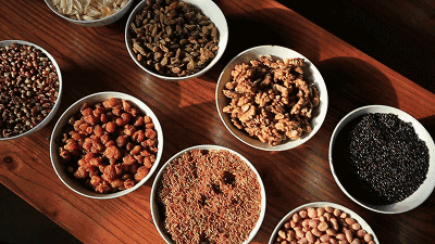 脱发|老掉头发该补什么？比起黑芝麻，吃这些食物更有用！