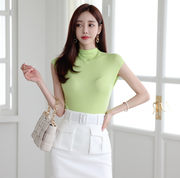 壹品穿搭|女神孙允珠高清时尚搭配：炫烁金绿简约都市丽人无袖裙