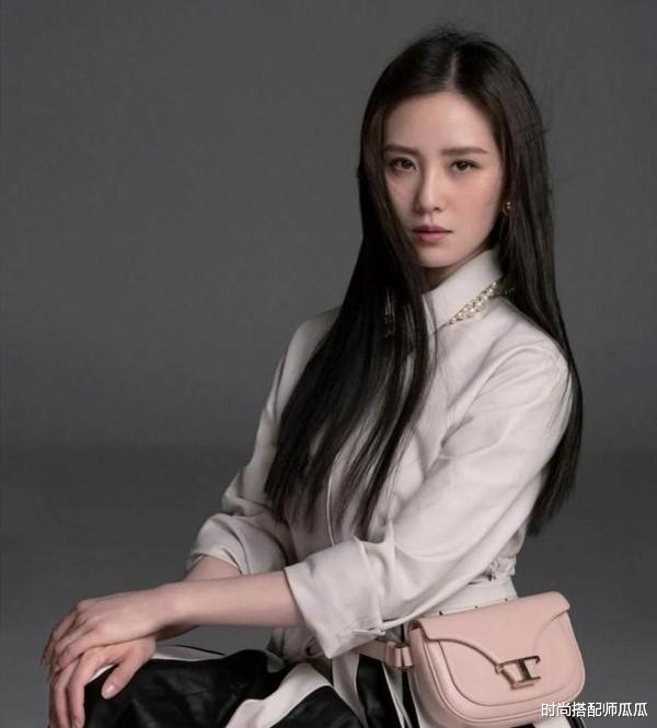 发型|圆脸就放弃“黑长直”吧！换上这4种发型，气质变得更高级了！