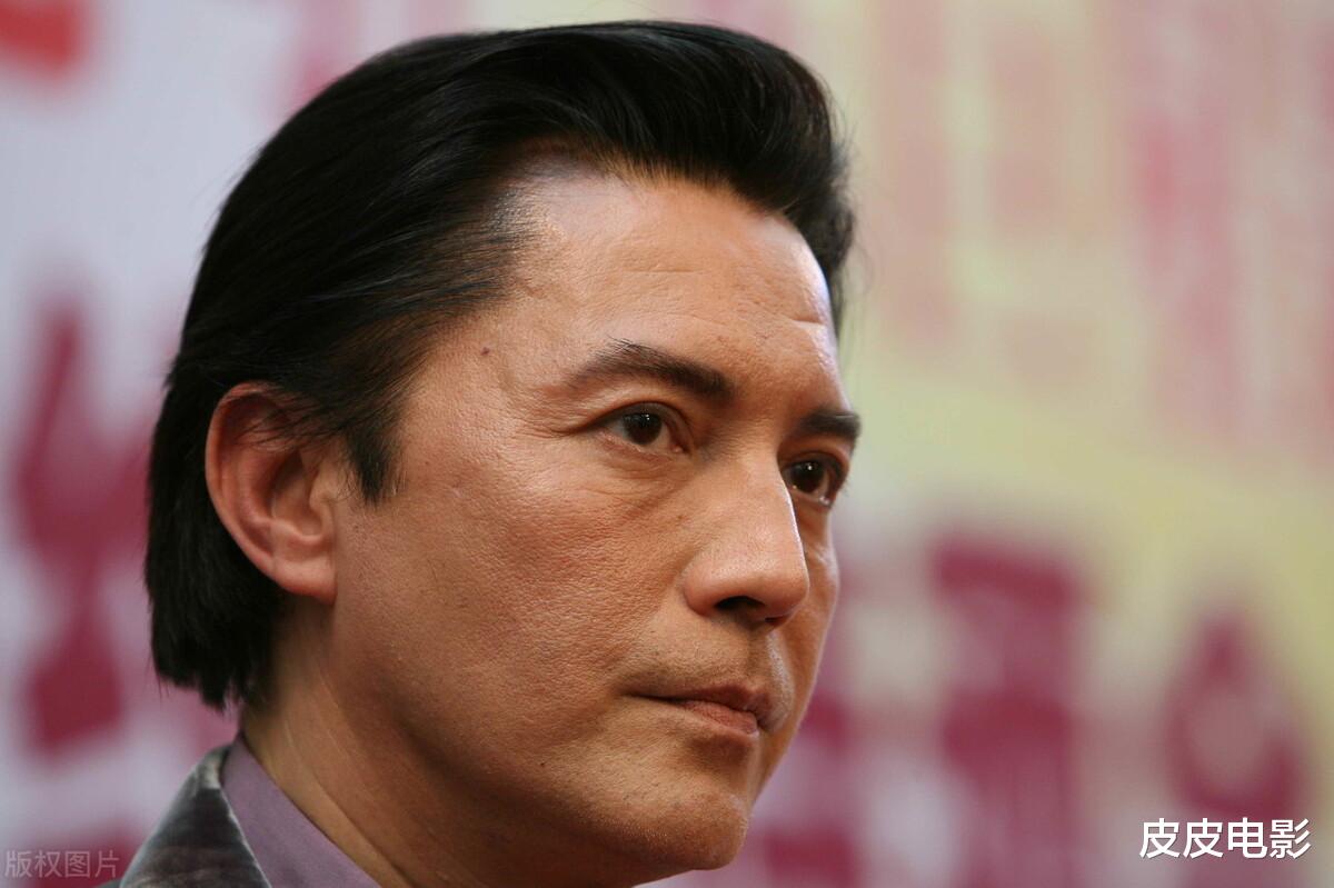 尊龙|他终错过陈冲，69岁仍单身，林青霞为多看他几眼，陪他打一夜麻将