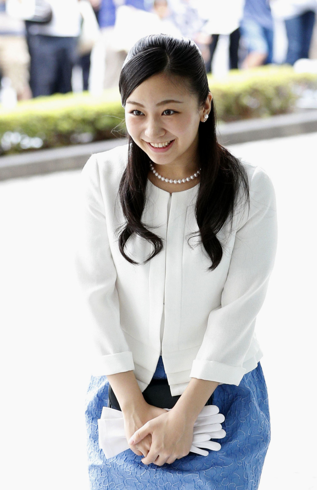 爱子公主|日本19岁爱子公主换新发型亮相!又憨又土气遭吐槽,佳子真子超美