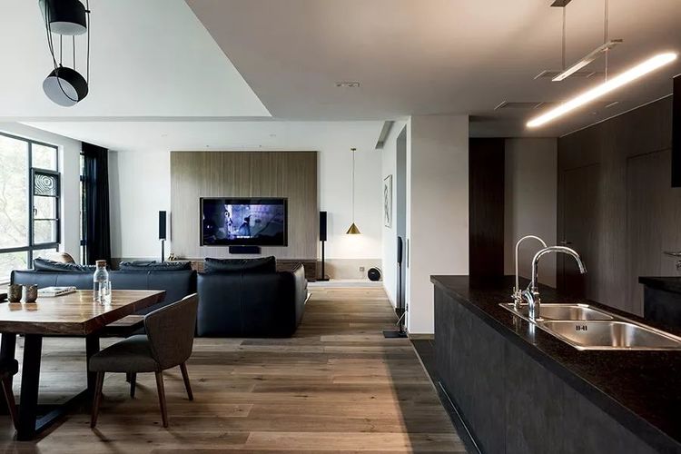 216平的现代风复式大宅,还有个惹人羡慕的露台花园