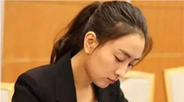 洛神|人民大会堂不许化妆，明星们真实颜值被打回原形，看到杨幂我醉了