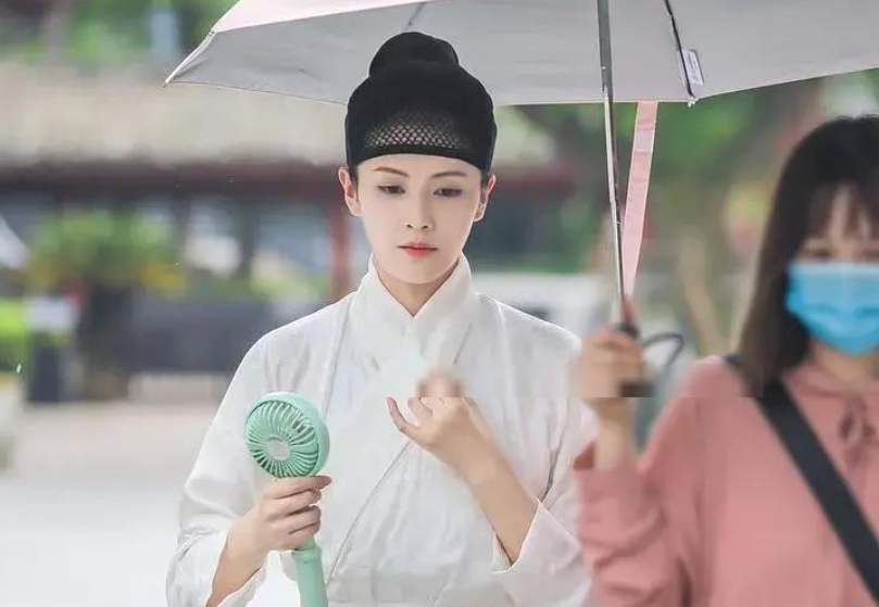 刘诗诗|白鹿VS刘诗诗？《玉春楼》撞衫《女医》，谁是明制汉服代表作？