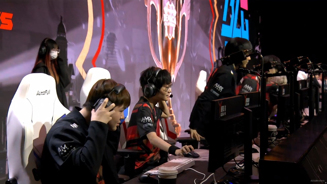 lpl|“LPL全华班陷入疯狂状态”！一周打10场比赛，选手再打50场排位