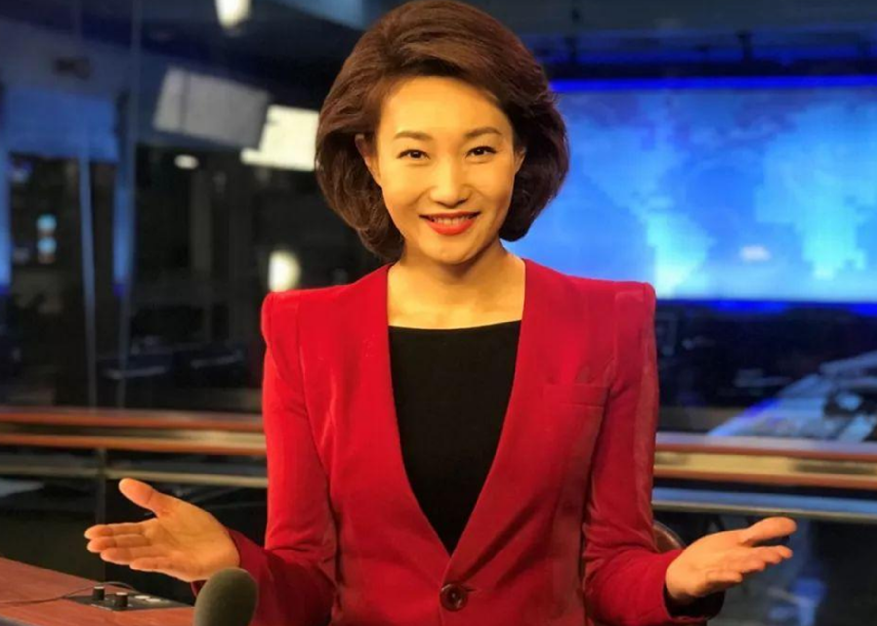 女主播|新闻主播幕后：上半身穿得有多正经，下半身就有多“随心所欲”