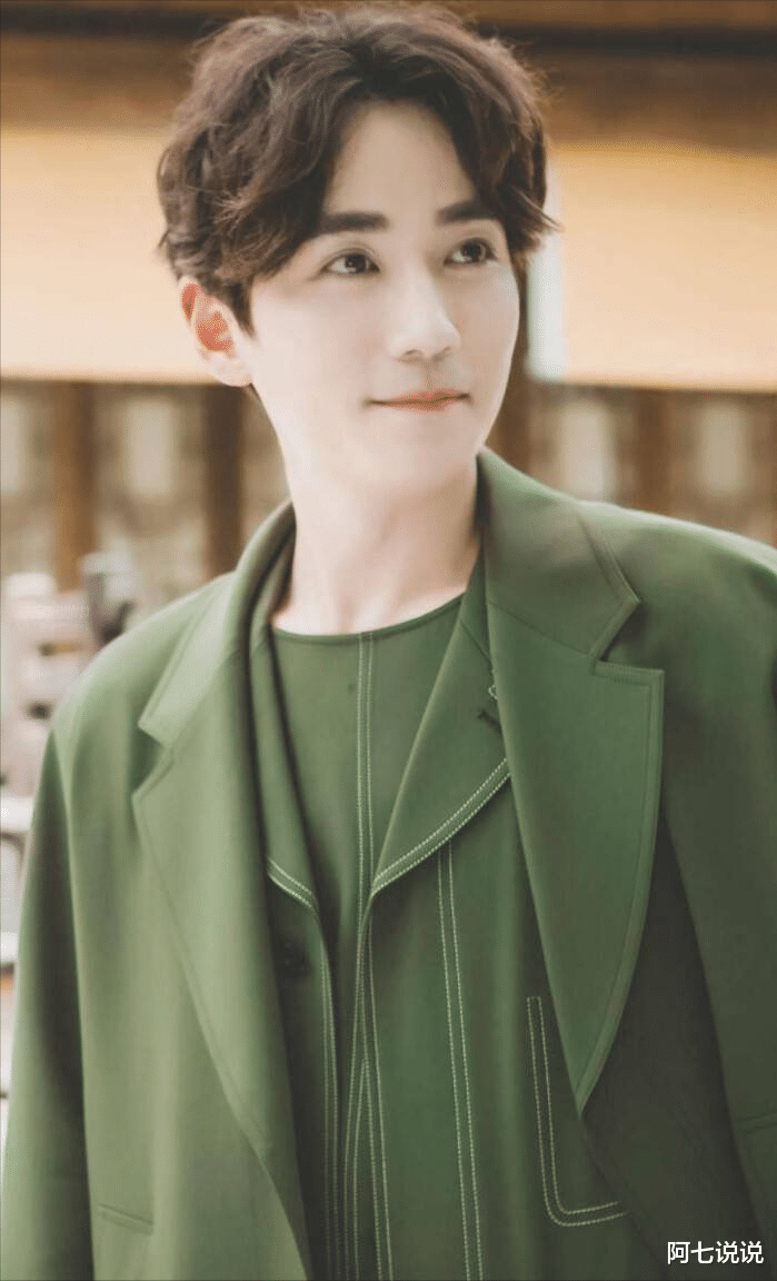 朱一龙|朱一龙：跑龙套10年终成顶流，他比很多演员都活得清醒和通透