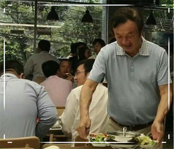 华为nova8|刘强东午餐丰盛,王健林午餐接地气,看到马云午餐:贫穷限制想象