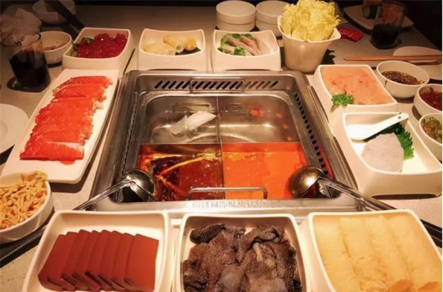 呼和浩特 损失3000亿，老板娘跑路？海底捞翻车了？