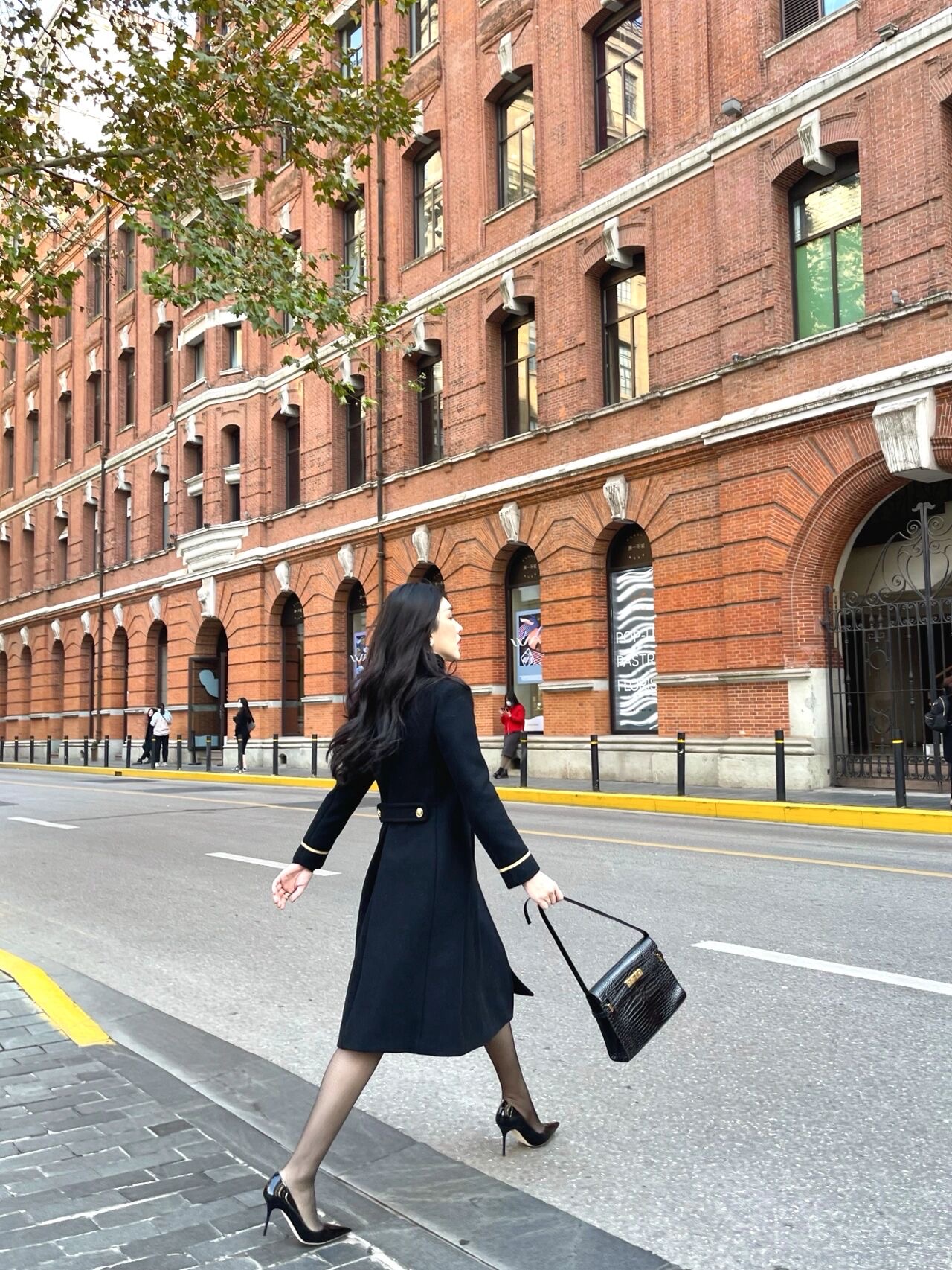 |请领导帮忙时说要请吃饭,事后领导常问起,你说到底请不请