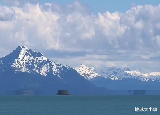 ufo 美国海上出现“UFO盘旋”，近看发现是座漂浮的孤岛