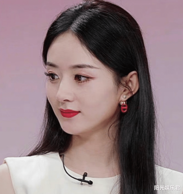 赵丽颖|赵丽颖离婚后首次直播，失去了百万修图师后，生图颜值让我看愣了