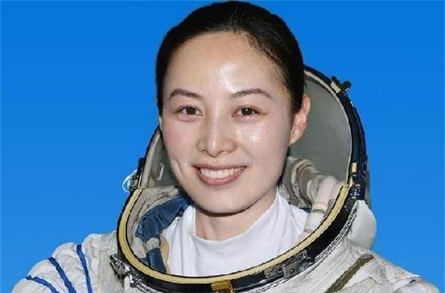 神13宇航员选拔,为何选了王亚平,没选杨利伟?4点优势
