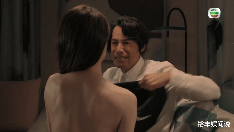 钟嘉欣|TVB“视后”五位候选人红毯秀,钟嘉欣压轴出场,林夏薇怕走光