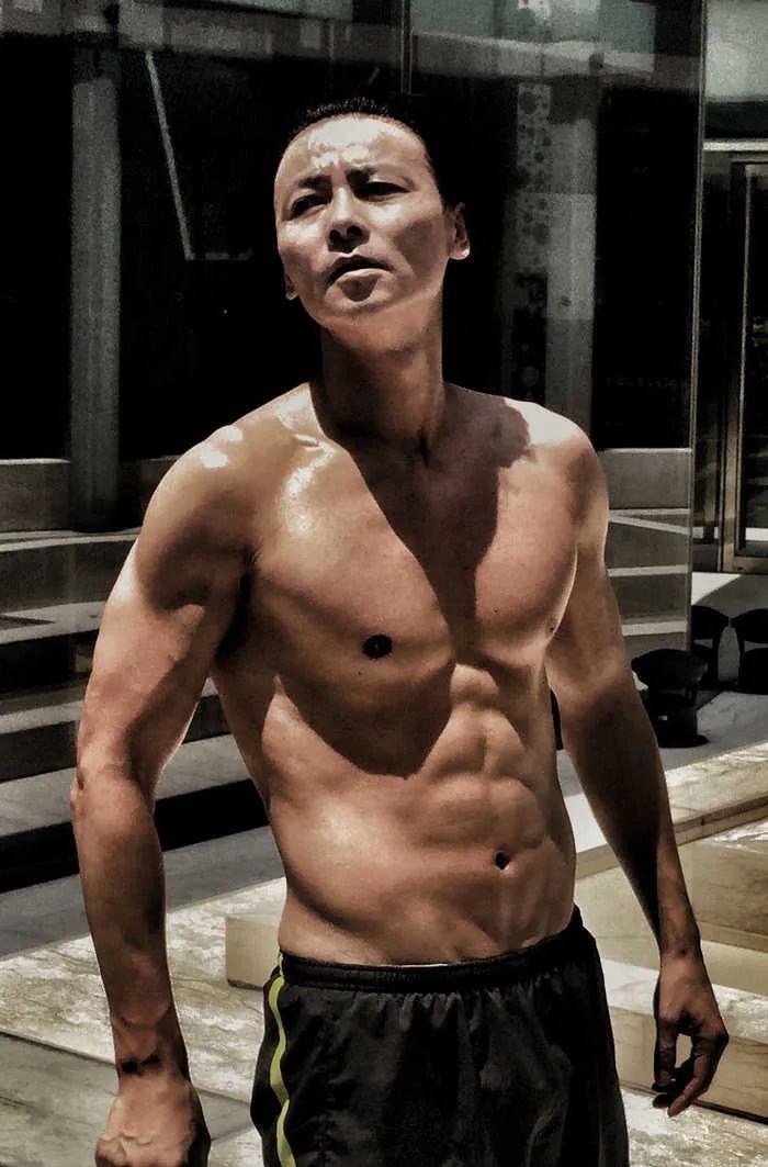 张晋|绝色美人也爱他？果然，他复出，内娱有救了！