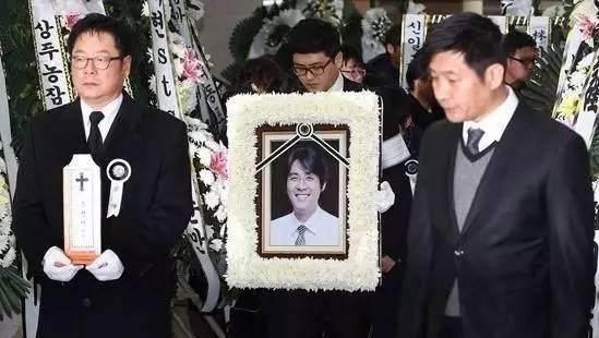 崔真实|崔真实19岁女儿美貌惊人：幼年失母、患上重病，一度胖到192斤