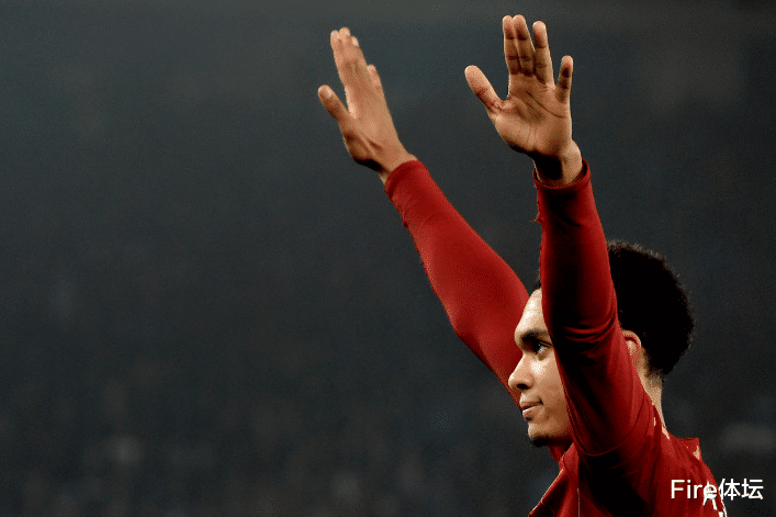 英格兰队|5选3！英格兰队遇到无解题，一位置太豪华，放弃谁都是一种奢侈