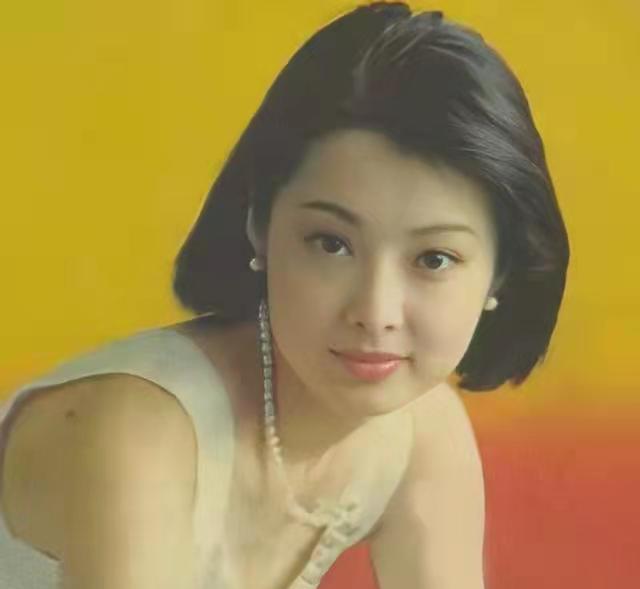 黄奕|6位内地女星现状：马苏吃路边摊，李菁菁患癌，黄奕只能演配角