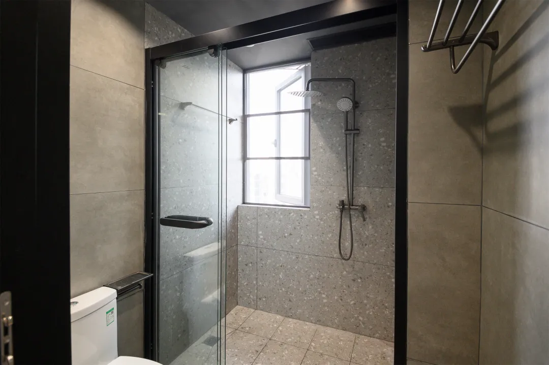 120㎡黑白灰三居，业主喜欢的高级范