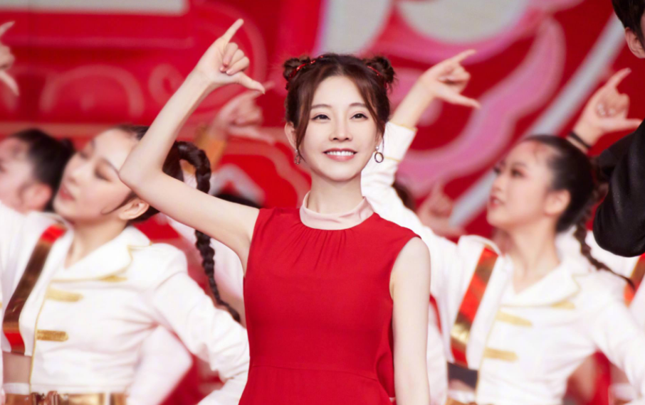 冯提莫|B站跨年晚会邀请冯提莫，忙碌了一年收获颇丰，期待她来年的创作