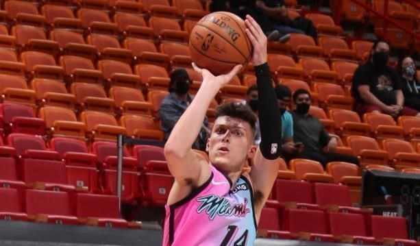 憨爸爸育儿|火箭拒绝4换2报价！34+7猛将交易难产，斯通提出新方案！