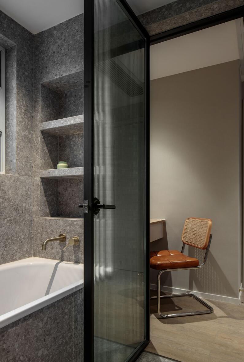 |从没想到复古风也能这么干净，她120㎡新家，收纳空间多到爆