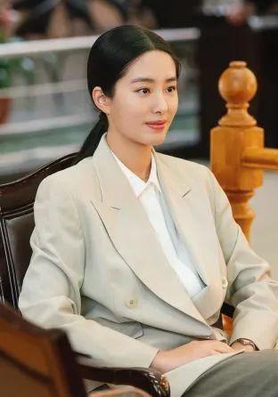 佘诗曼|杨采钰90年代OOTD,给我种了草