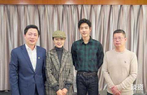 周涛|周涛探班许晴剧组，同框合影破次元壁，生图状态太好了