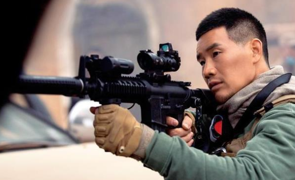 吴京|不听成龙劝阻执意翻拍《战狼2》，小兵张嘎挑战吴京，上映后全是差评