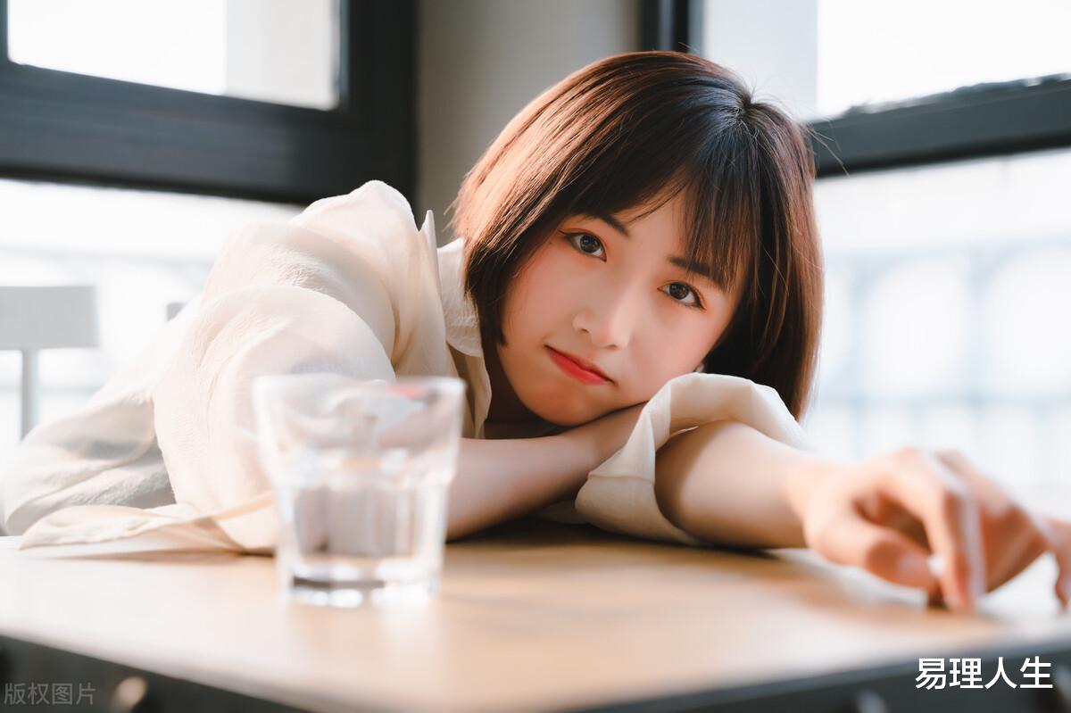 易理人生 5月份，四生肖手头宽裕，烂桃花出现，把持不住，好运付诸东流