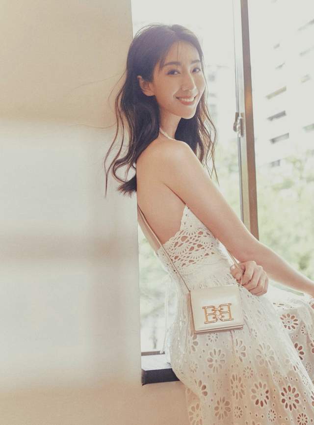 李靓蕾|众星支持李靓蕾！41岁女星直言要向其学习，央视主持人暗讽王力宏