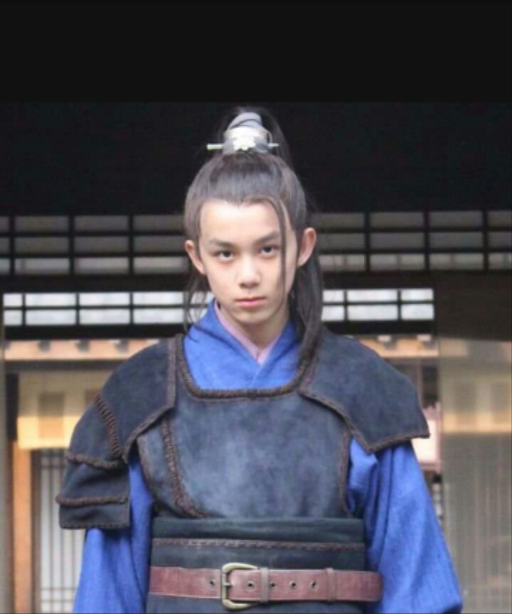 余生|吴磊赤膊骑马荷尔蒙满满,片方打马赛克引粉丝不满,最终放出原片