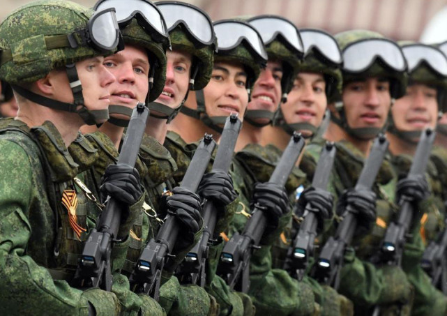 不出錢就出兵！立陶宛索賠8000億損失費，俄軍大批士兵邊境集結-圖6