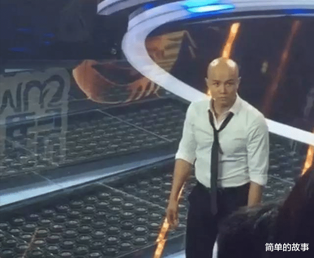 简单的故事|“消失”7年后，乐嘉回应强吻谢娜事件，被骂这么多年他冤不冤？