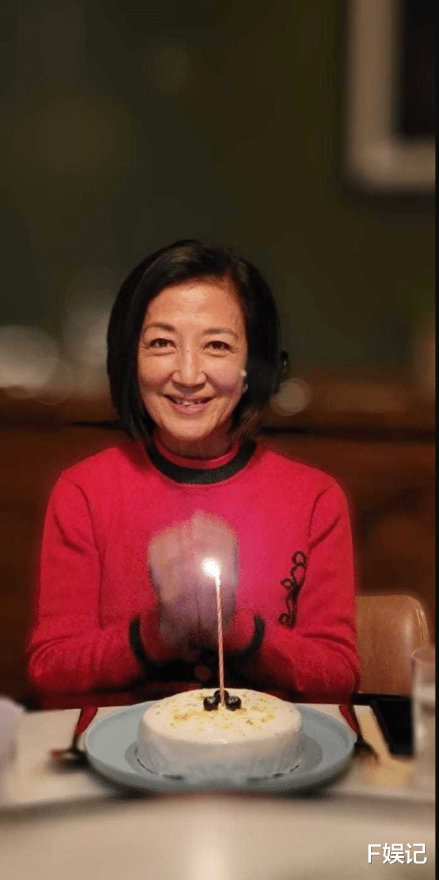 玉骨遥|TVB老戏骨生日在家中设宴款待两位力捧小生