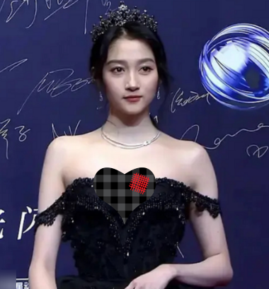 上阳赋|赵丽颖章子怡终究败给年龄，星动之夜没有了滤镜，被22岁赵露思碾压