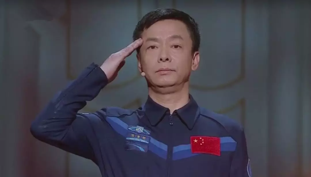 他是中国首批航天员,4次与飞天失之交臂,23年至今无缘太空,他用一句话道出真相