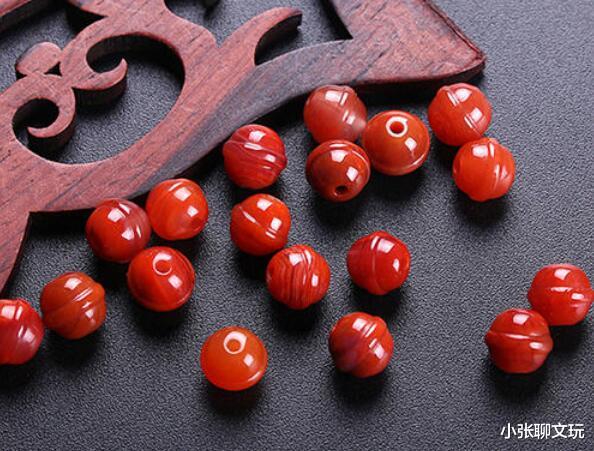 光绪元宝|百搭的文玩配饰有哪些？造型可以多变，颜色更加重要