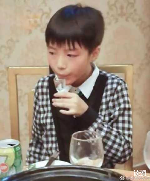 司藤|王俊凯的钱，全部都挂在他的身上